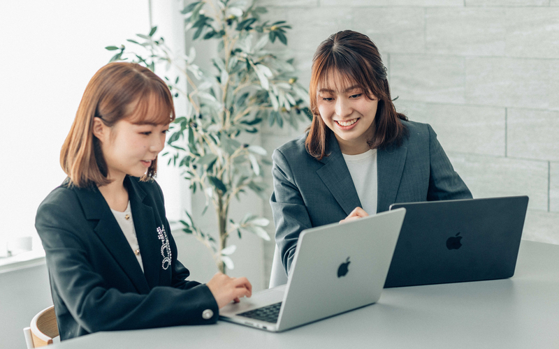 先輩社員に質問・連携しやすい環境